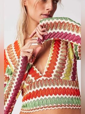 Free People Twist and Shout Long Sleeve Cropped 70’s Style Top Size XS